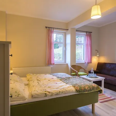 Dom Pod Koziolkami Bed and Breakfast 3*