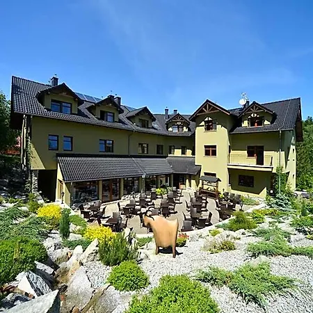 Dom Pod Koziolkami Bed & Breakfast 3*