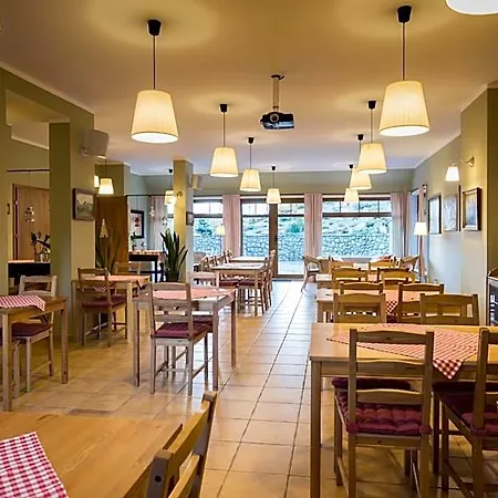 Dom Pod Koziolkami 住宿加早餐酒店 斯克拉斯卡波伦巴