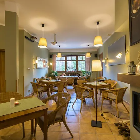 Dom Pod Koziolkami 住宿加早餐酒店 3*