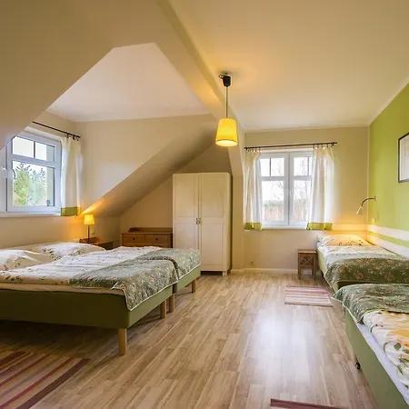 Dom Pod Koziolkami Couette-café 3*